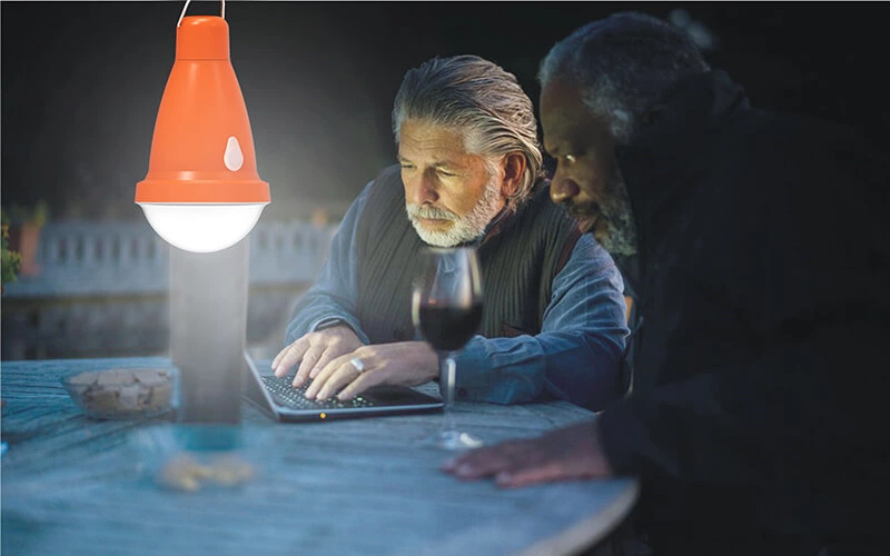Produit breveté, éclairage domestique extérieur, ampoule solaire Led rechargeable