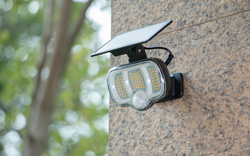 PIR senzor pokreta Split solarna zidna lampa