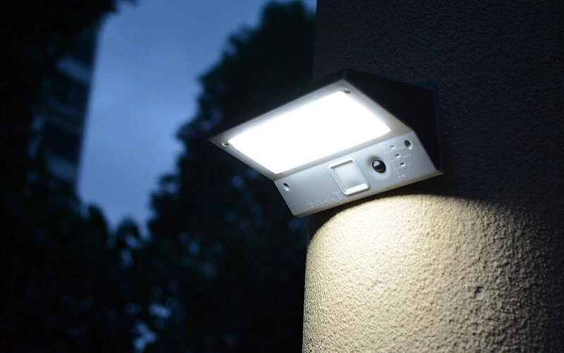 Solar Powered Pir Wall Light